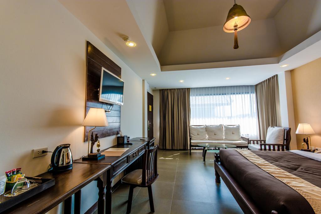 Goldenbell Hotel Chiangmai Chiang Mai Exteriör bild