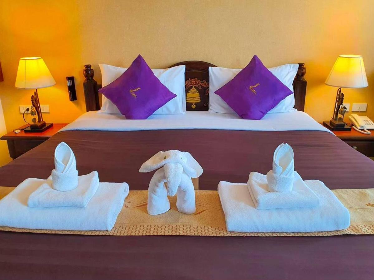 Goldenbell Hotel Chiangmai Chiang Mai Exteriör bild