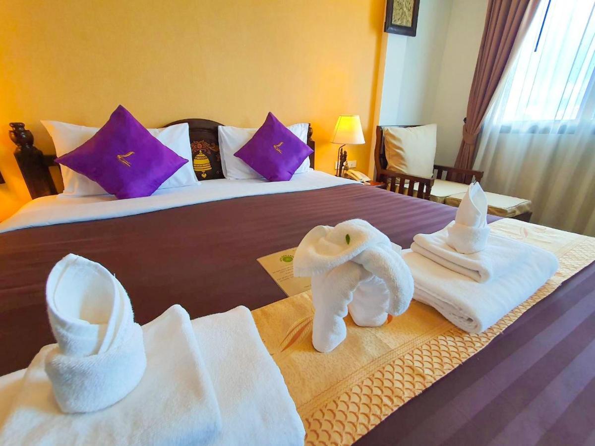 Goldenbell Hotel Chiangmai Chiang Mai Exteriör bild