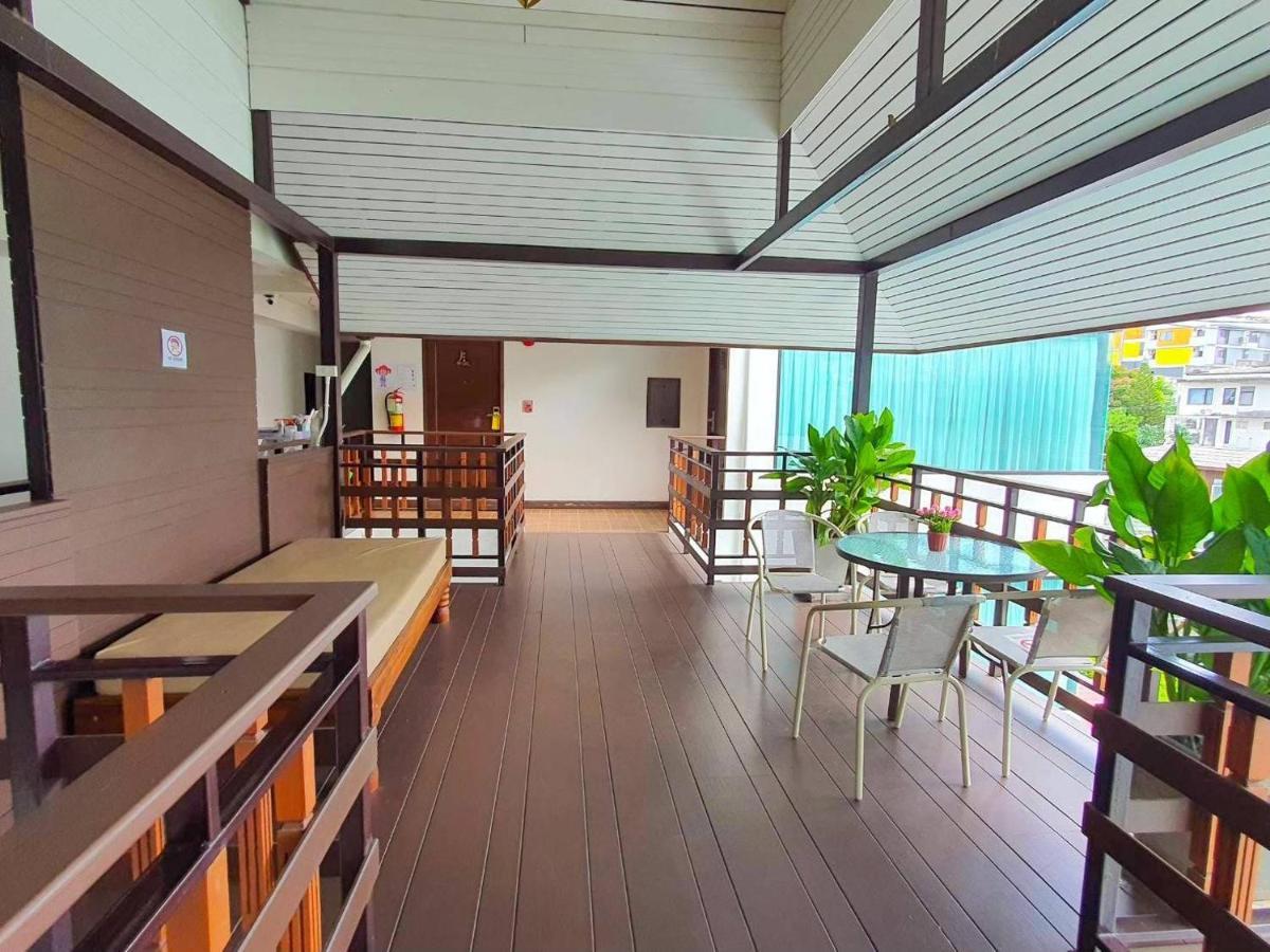 Goldenbell Hotel Chiangmai Chiang Mai Exteriör bild