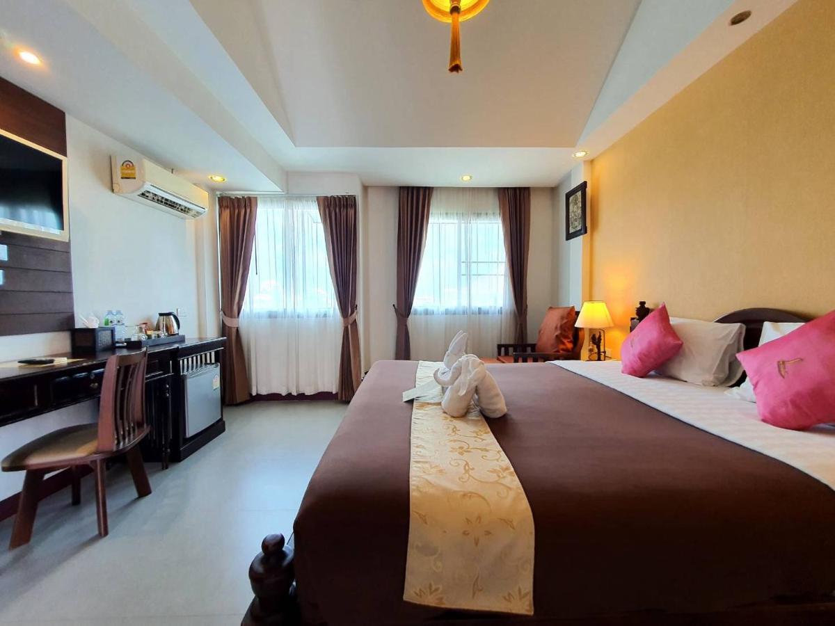 Goldenbell Hotel Chiangmai Chiang Mai Exteriör bild