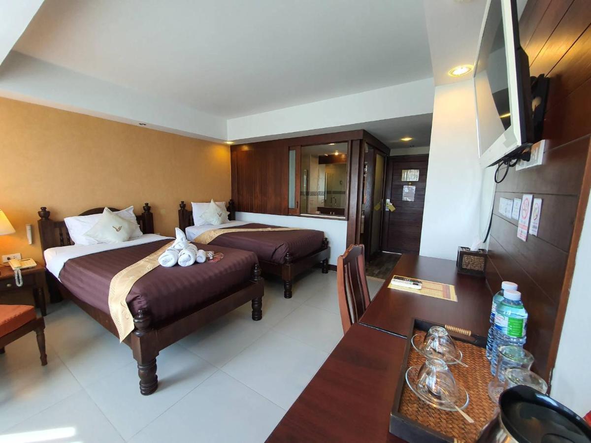 Goldenbell Hotel Chiangmai Chiang Mai Exteriör bild