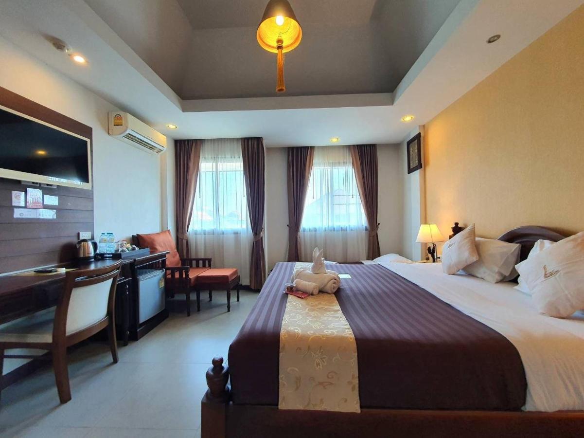 Goldenbell Hotel Chiangmai Chiang Mai Exteriör bild