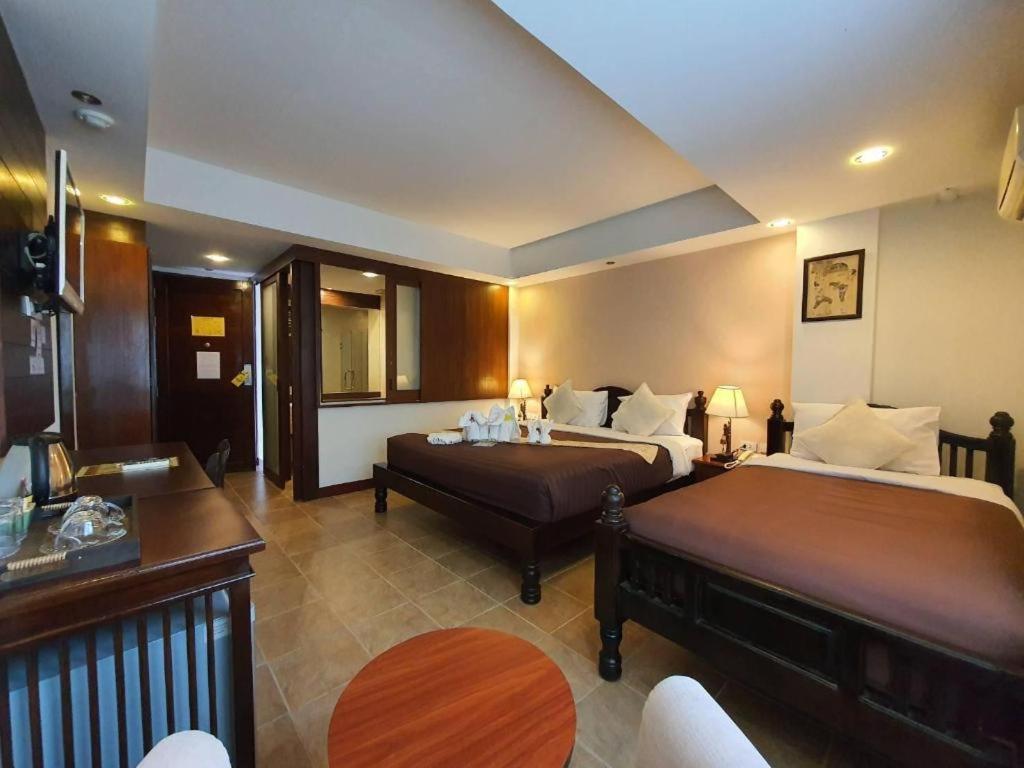 Goldenbell Hotel Chiangmai Chiang Mai Exteriör bild