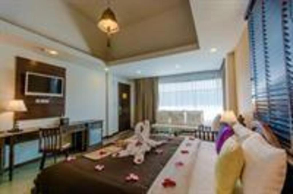Goldenbell Hotel Chiangmai Chiang Mai Exteriör bild